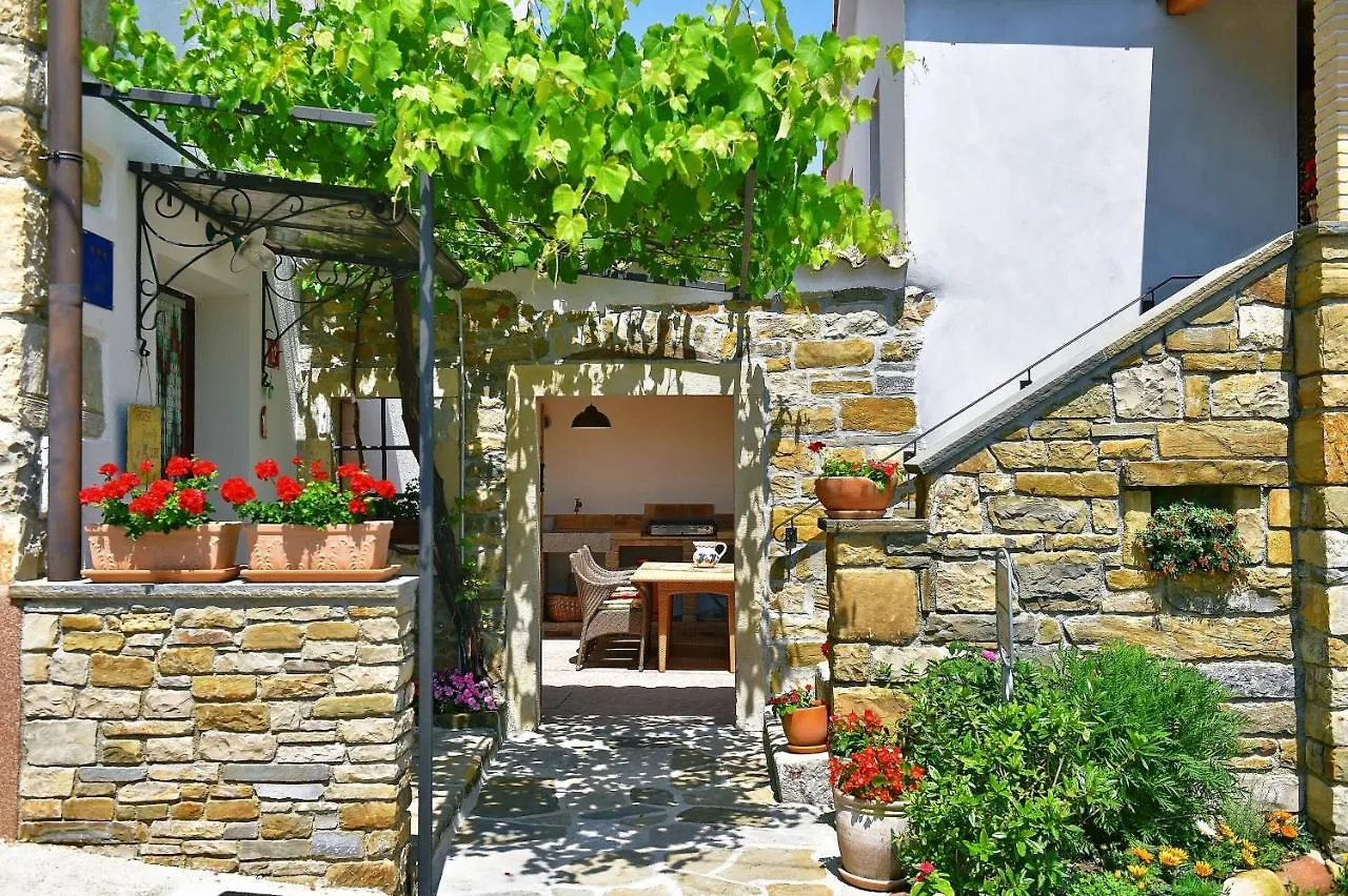 Holiday House With Wifi Paz, Central Istria - Sredisnja Istra - 16623 Buzet 0*,  Horvátország